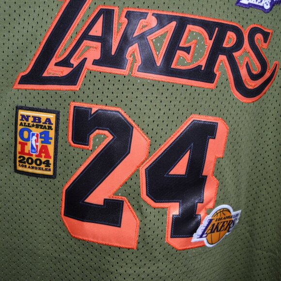 KOBE BRYANT HARDWOOD CLASSIC LAKERS GREEN JERSEY- Brand New- LARGE$85 - Picture 9 of 15